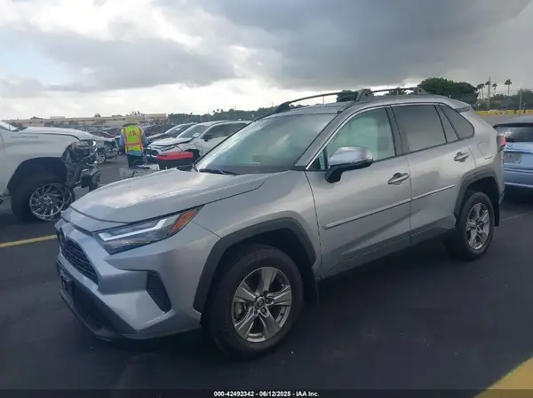 2T3P1RFV8RC442845 2024 TOYOTA RAV 4 - Image 2