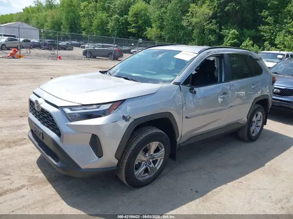 2T3P1RFV8RW409228 2024 TOYOTA RAV 4 - Image 2
