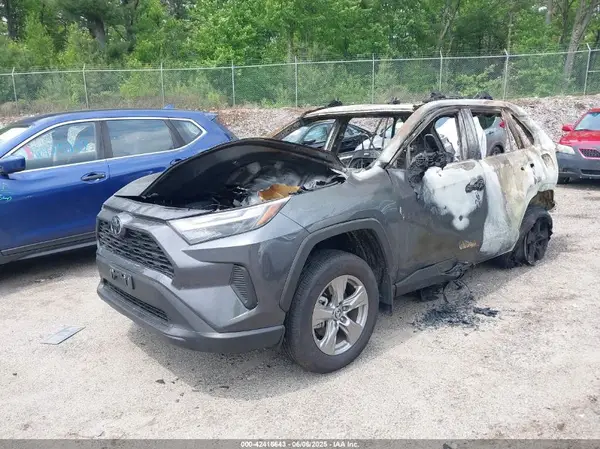 2T3P1RFV8RW482387 2024 TOYOTA RAV 4 - Image 2