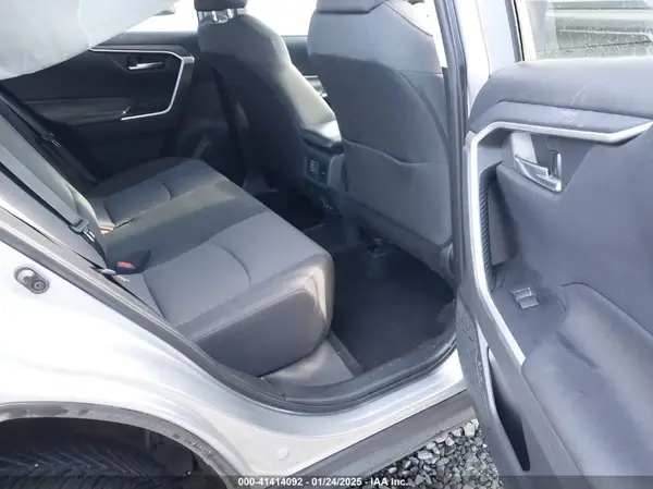 2T3P1RFV9KC007886 2019 TOYOTA RAV 4 - Image 8