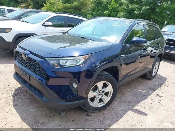 2T3P1RFV9KW043057 2019 TOYOTA RAV 4 - Image 2