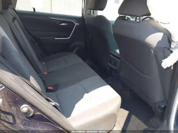 2T3P1RFV9KW043057 2019 TOYOTA RAV 4 - Image 8