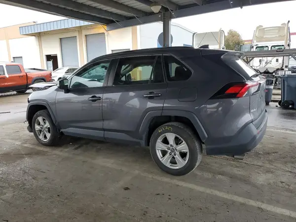 2T3P1RFV9KW064863 2019 TOYOTA RAV 4 - Image 2