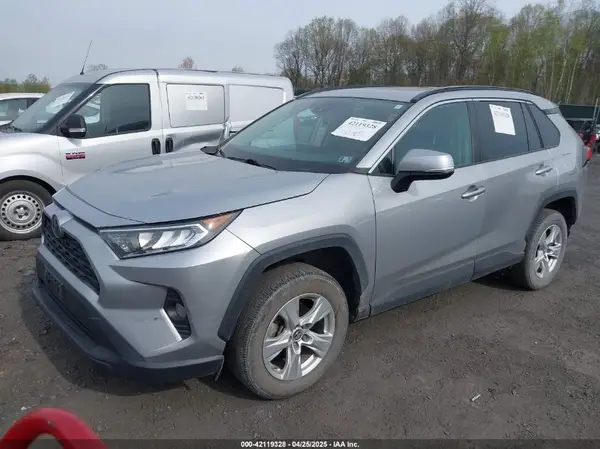 2T3P1RFV9KW076821 2019 TOYOTA RAV 4 - Image 2