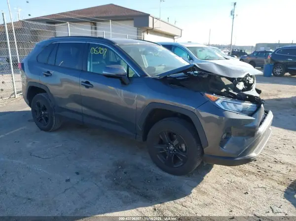 2T3P1RFV9MC144717 2021 TOYOTA RAV 4 - Image 1