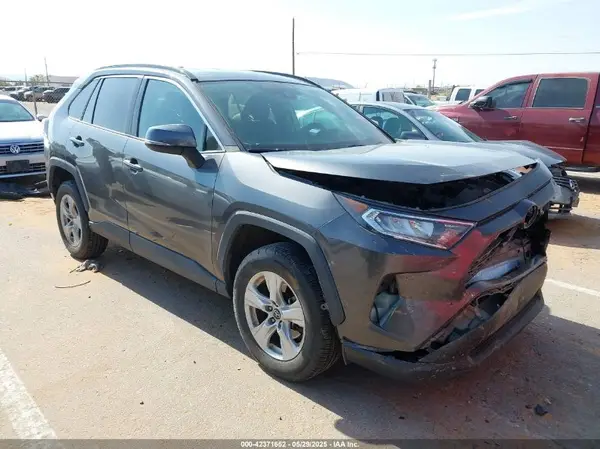 2T3P1RFV9MC150811 2021 TOYOTA RAV 4 - Image 1