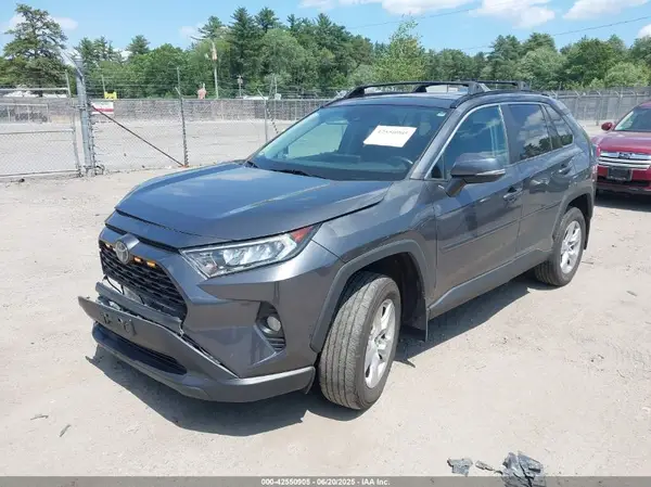 2T3P1RFV9MC168029 2021 TOYOTA RAV 4 - Image 2