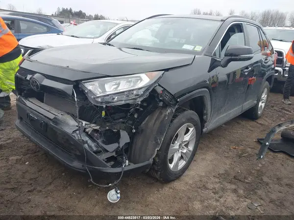 2T3P1RFV9MC242579 2021 TOYOTA RAV 4 - Image 2