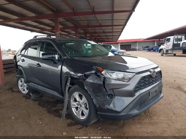 2T3P1RFV9MW190627 2021 TOYOTA RAV 4 - Image 1