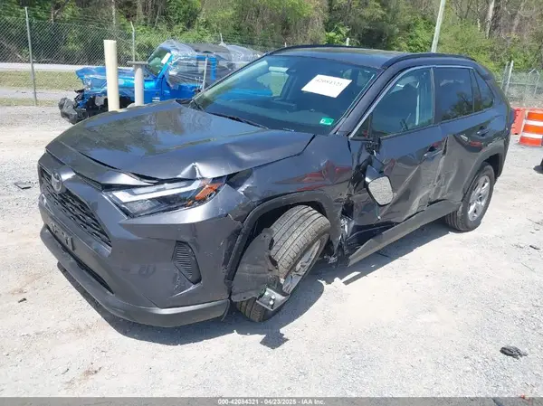 2T3P1RFV9RC434981 2024 TOYOTA RAV 4 - Image 2