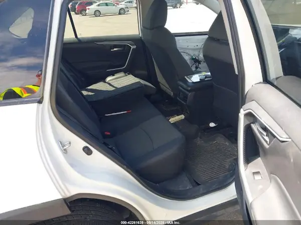 2T3P1RFVXMC202835 2021 TOYOTA RAV 4 - Image 8