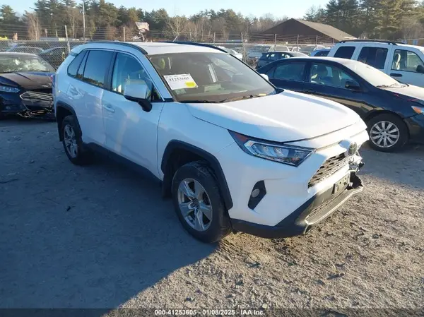 2T3P1RFVXMC239660 2021 TOYOTA RAV 4 - Image 1