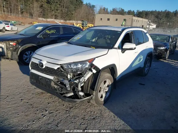 2T3P1RFVXMC239660 2021 TOYOTA RAV 4 - Image 2