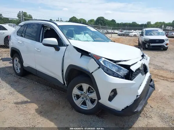 2T3P1RFVXMC243126 2021 TOYOTA RAV 4 - Image 1