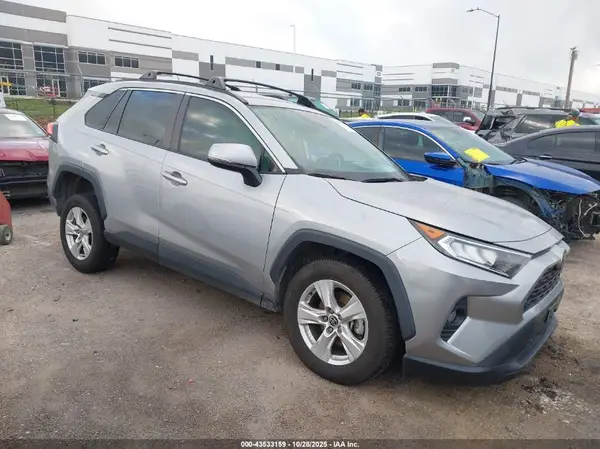 2T3P1RFVXMW179538 2021 TOYOTA RAV 4 - Image 1