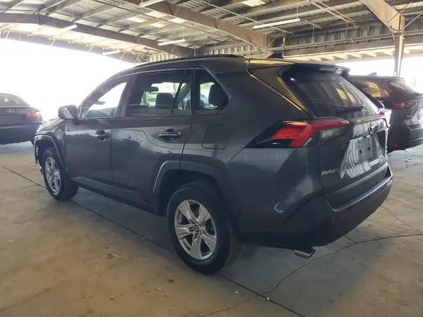 2T3P1RFVXMW201702 2021 TOYOTA RAV 4 - Image 2