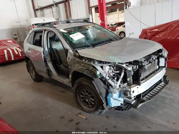 2T3P1RFVXNC261241 2022 TOYOTA RAV 4 - Image 1