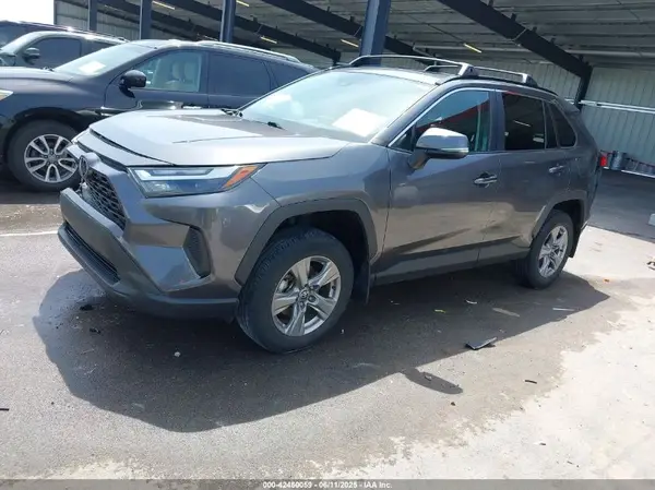 2T3P1RFVXNC303200 2022 TOYOTA RAV 4 - Image 2
