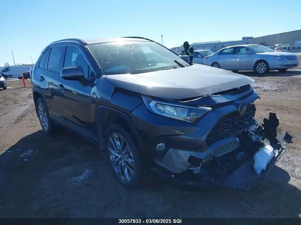 2T3R1RFV0KC035617 2019 TOYOTA RAV 4 - Image 1