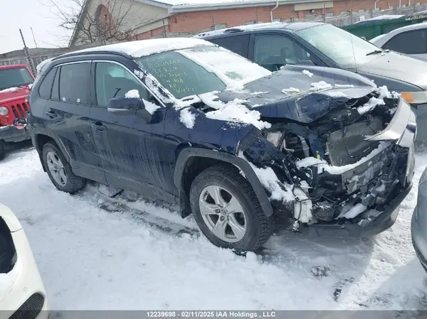 2T3R1RFV1MW188895 2021 TOYOTA RAV 4 - Image 1