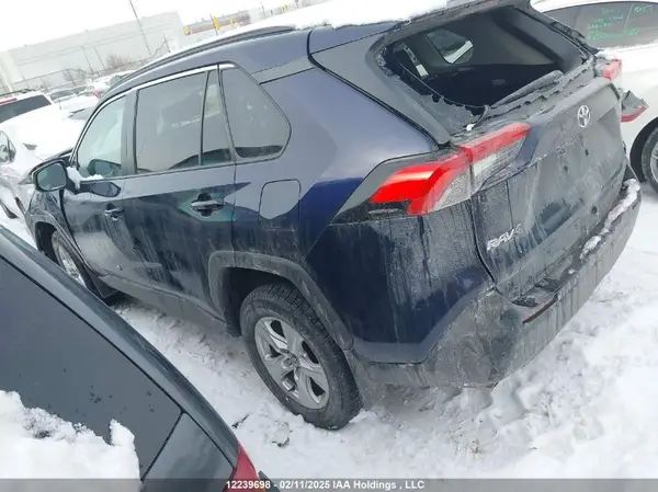 2T3R1RFV1MW188895 2021 TOYOTA RAV 4 - Image 2