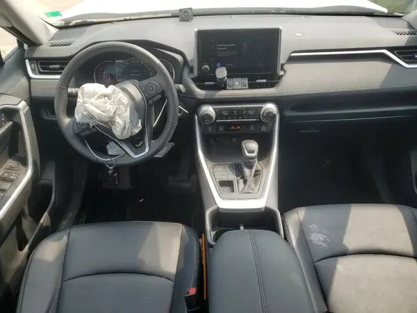 2T3R1RFV1RW439499 2024 TOYOTA RAV 4 - Image 8
