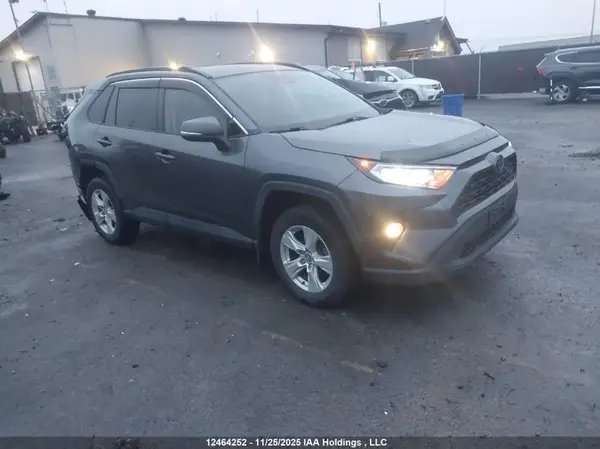 2T3R1RFV2MC154756 2021 TOYOTA RAV 4 - Image 1