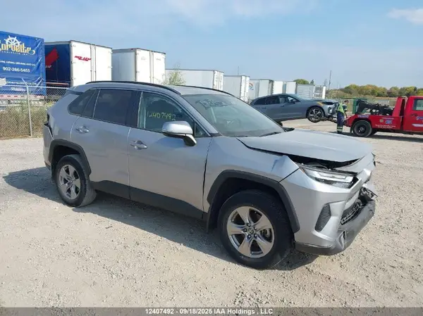 2T3R1RFV5NC283673 2022 TOYOTA RAV 4 - Image 1