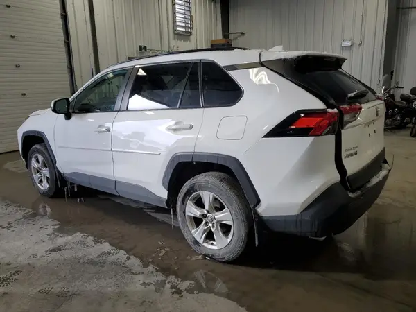 2T3R1RFV7MW245083 2021 TOYOTA RAV 4 - Image 2