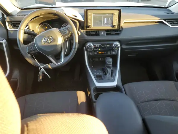 2T3R1RFV8MC180391 2021 TOYOTA RAV 4 - Image 8