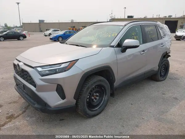2T3R1RFV9NC260641 2022 TOYOTA RAV 4 - Image 2