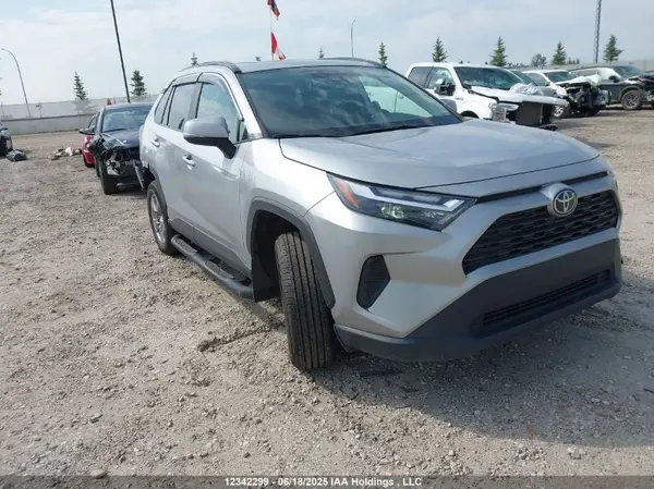 2T3R1RFV9NW320884 2022 TOYOTA RAV 4 - Image 1