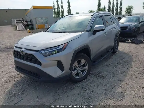 2T3R1RFV9NW320884 2022 TOYOTA RAV 4 - Image 2