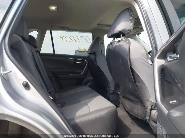 2T3R1RFV9NW320884 2022 TOYOTA RAV 4 - Image 8