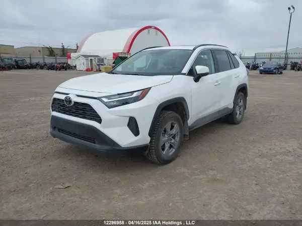 2T3R1RFV9RC411404 2024 TOYOTA RAV 4 - Image 2