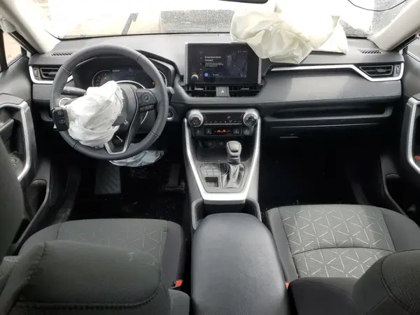 2T3R1RFVXRC439700 2024 TOYOTA RAV 4 - Image 8