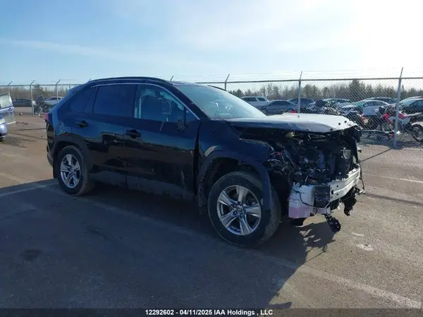 2T3R1RFVXRC472213 2024 TOYOTA RAV 4 - Image 1