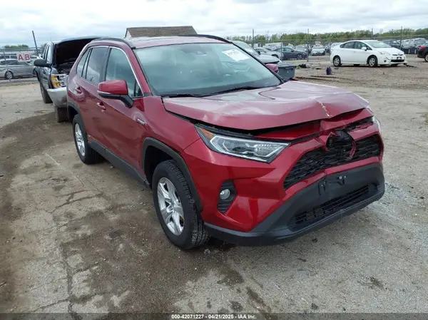 2T3R6RFV5MW005256 2021 TOYOTA RAV 4 - Image 1