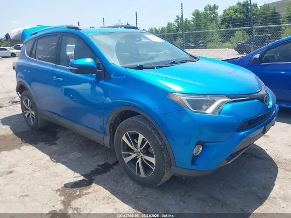 2T3RFREV0HW579688 2017 TOYOTA RAV 4 - Image 1