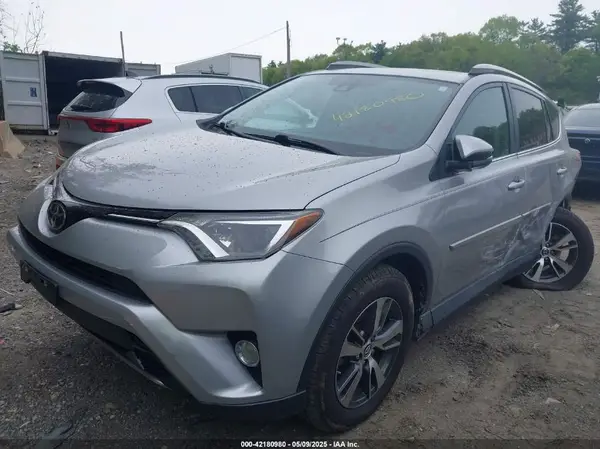 2T3RFREV0HW590884 2017 TOYOTA RAV 4 - Image 2