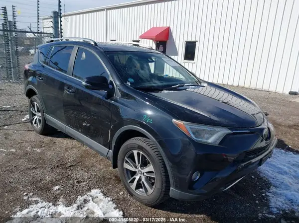 2T3RFREV0HW606307 2017 TOYOTA RAV 4 - Image 1