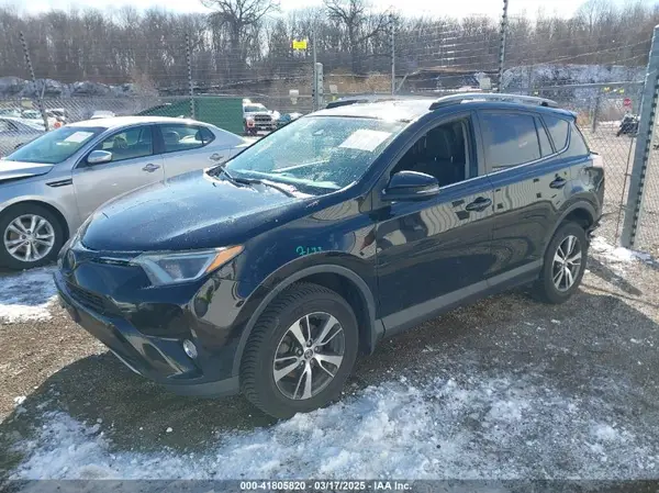 2T3RFREV0HW606307 2017 TOYOTA RAV 4 - Image 2