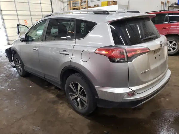 2T3RFREV0HW640831 2017 TOYOTA RAV 4 - Image 2