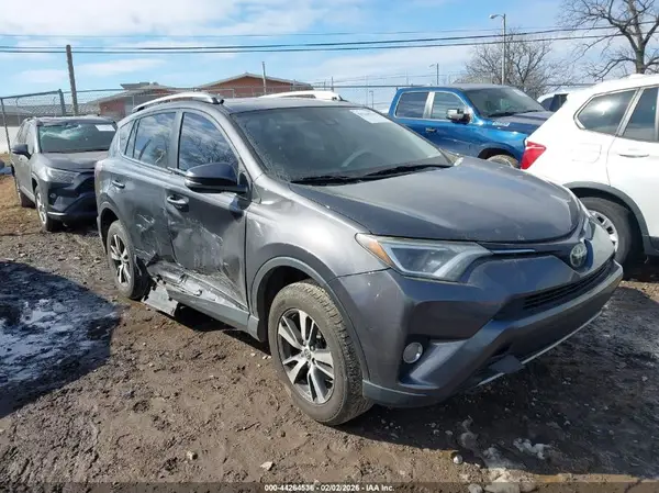 2T3RFREV0HW666863 2017 TOYOTA RAV 4 - Image 1