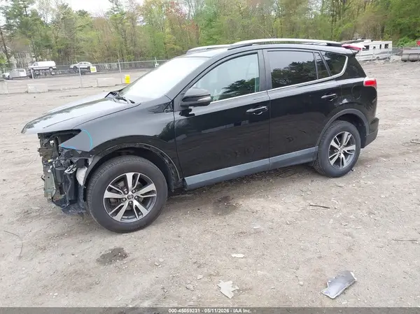 2T3RFREV0HW680780 2017 TOYOTA RAV 4 - Image 1