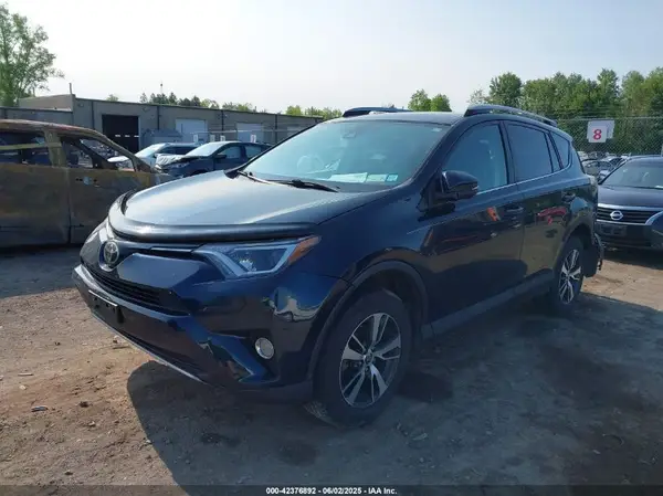 2T3RFREV0JW704159 2018 TOYOTA RAV 4 - Image 2