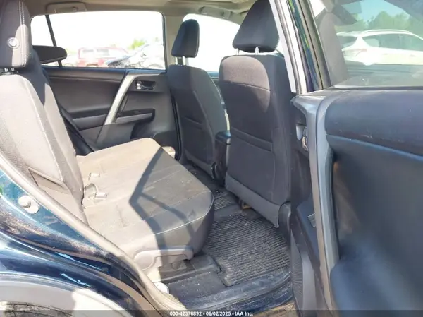2T3RFREV0JW704159 2018 TOYOTA RAV 4 - Image 8
