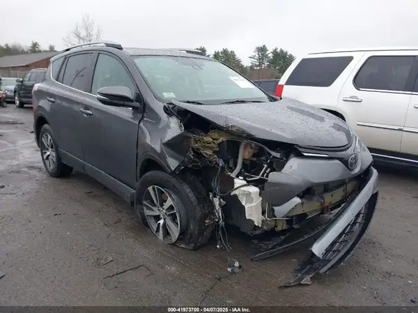 2T3RFREV0JW704548 2018 TOYOTA RAV 4 - Image 1