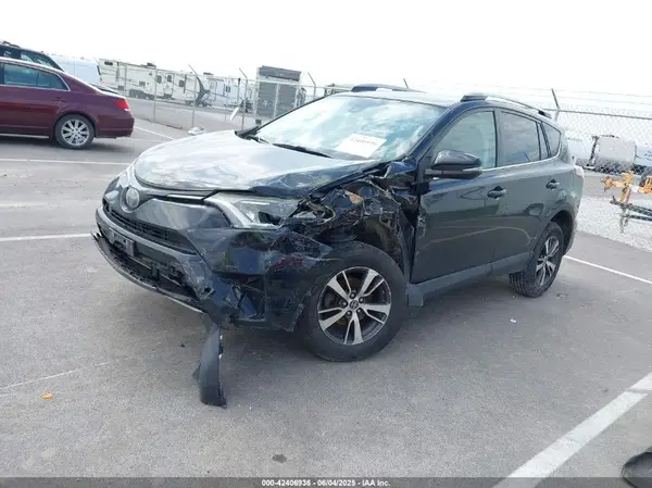 2T3RFREV0JW707286 2018 TOYOTA RAV 4 - Image 2