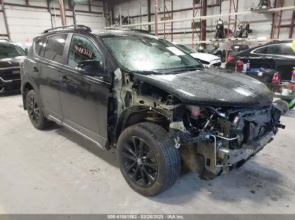2T3RFREV0JW715761 2018 TOYOTA RAV 4 - Image 1